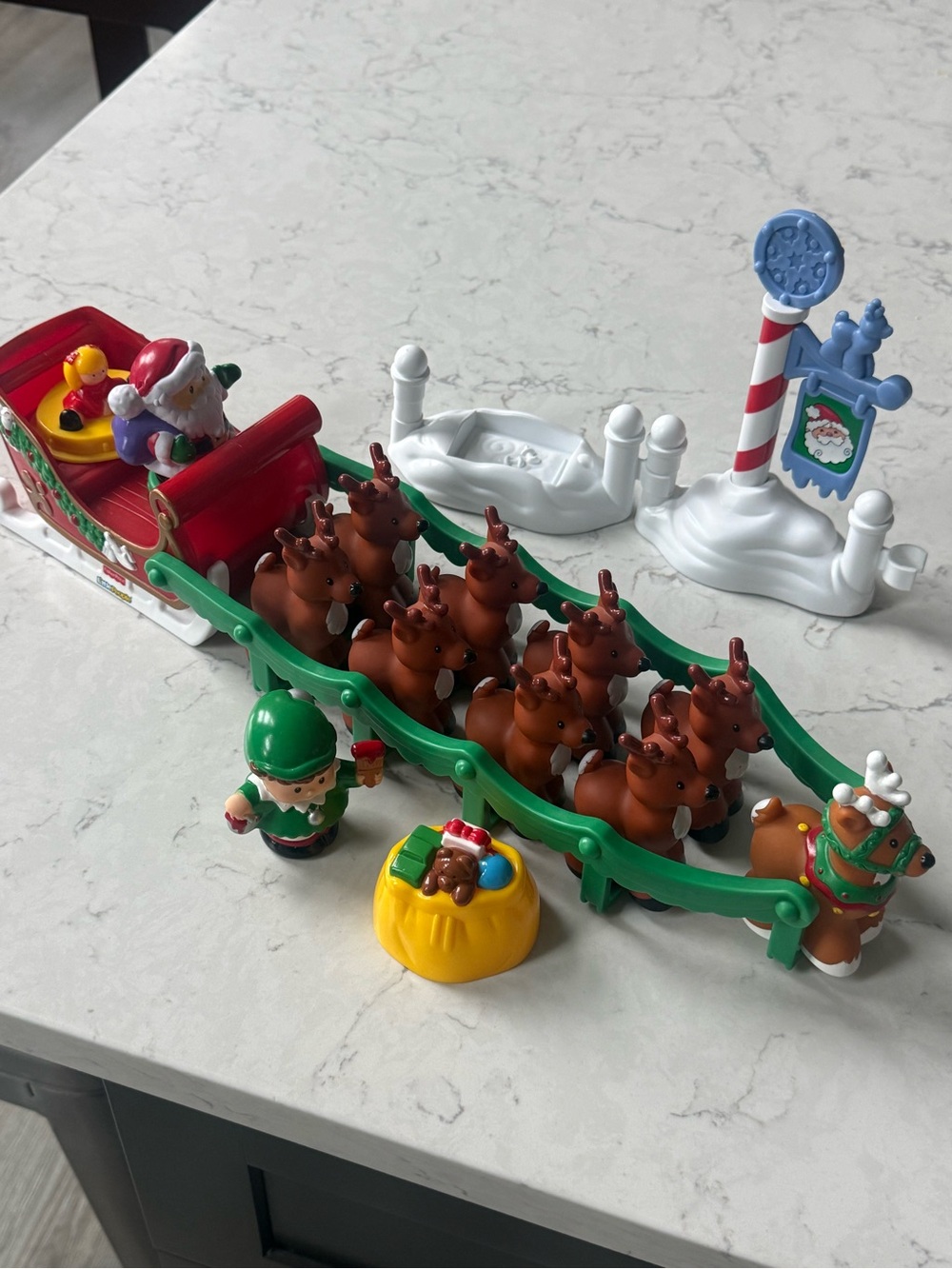 Vintage Night before Christmas Musical little people incomplete Playset 2004